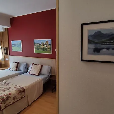 Escartin Pensjonat 3*