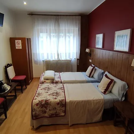 Pensjonat Escartin 3*